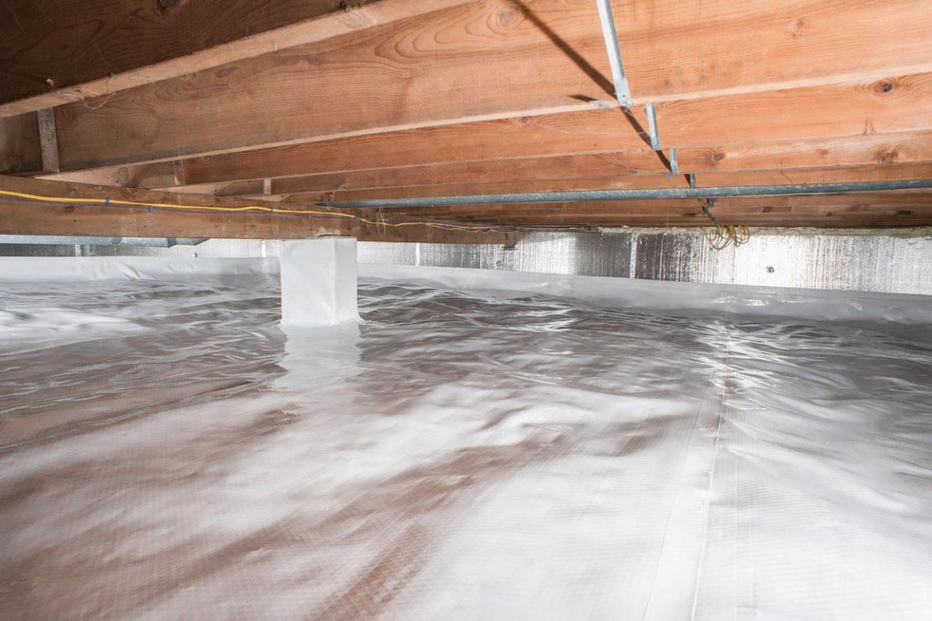 Crawl space vapor barrier in Salinas, CA